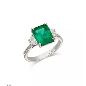 Emerald White Gold Ring
